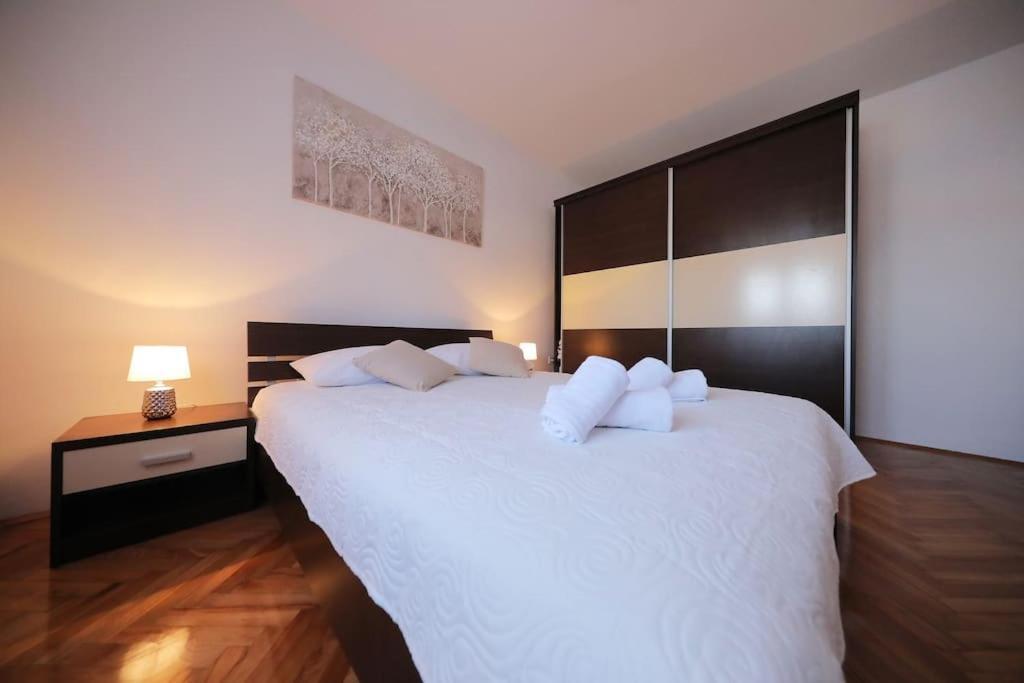 Luxury Apartment Petra With Private Pool Zadar Buitenkant foto