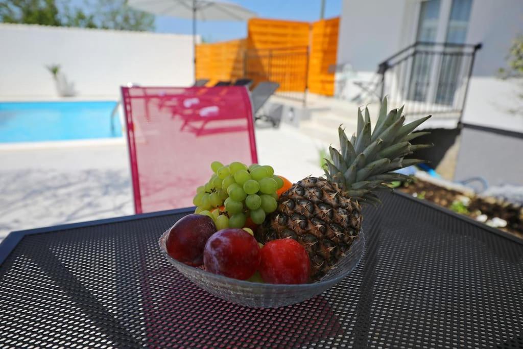 Luxury Apartment Petra With Private Pool Zadar Buitenkant foto