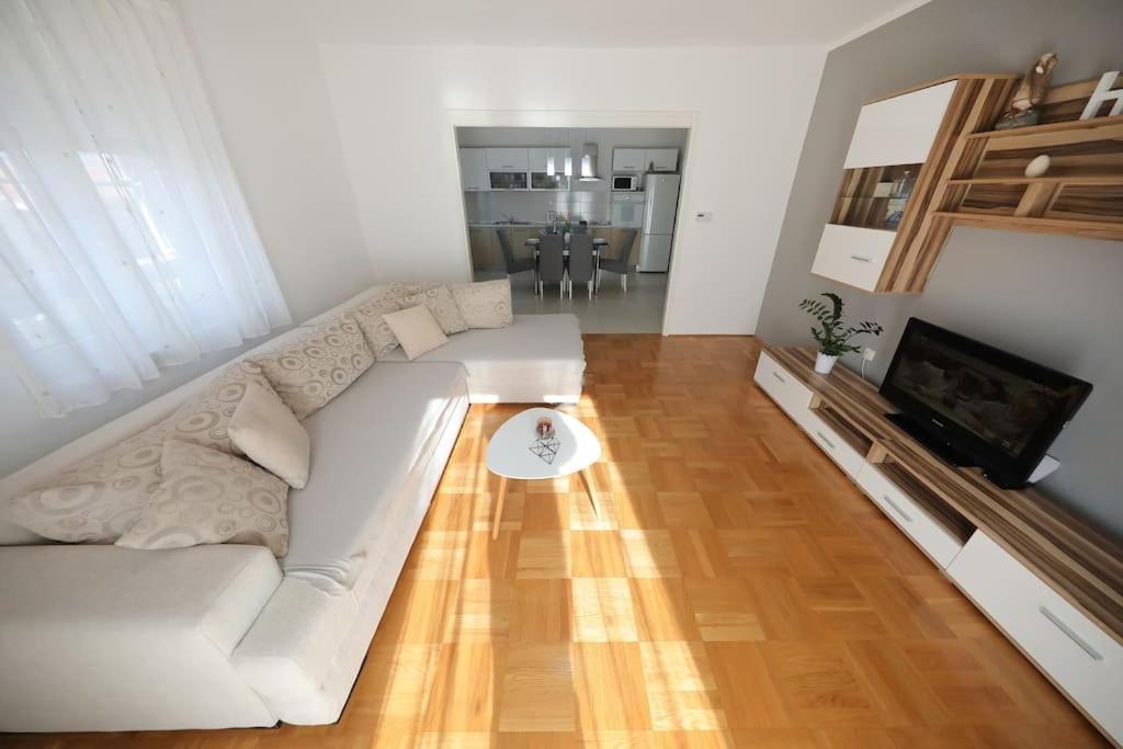 Luxury Apartment Petra With Private Pool Zadar Buitenkant foto