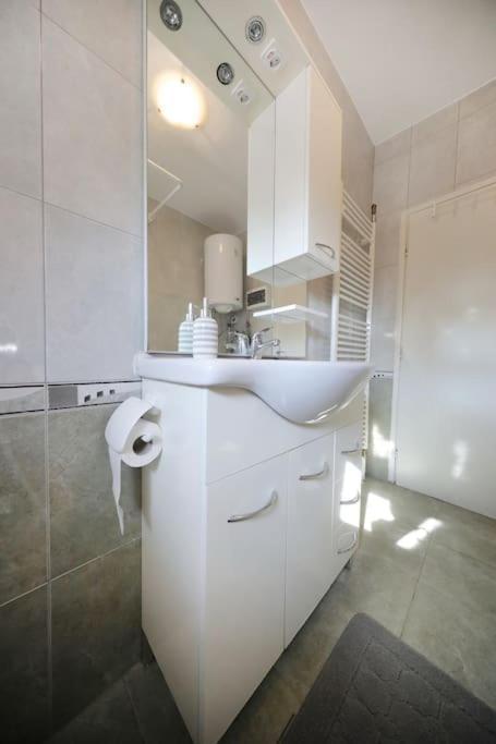 Luxury Apartment Petra With Private Pool Zadar Buitenkant foto