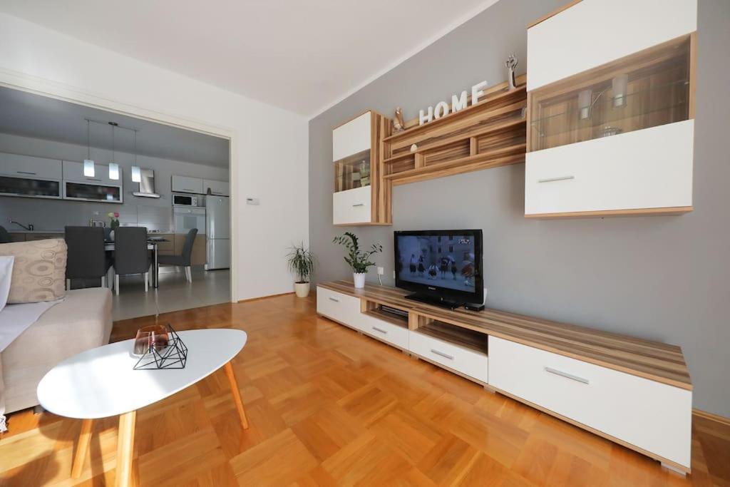 Luxury Apartment Petra With Private Pool Zadar Buitenkant foto